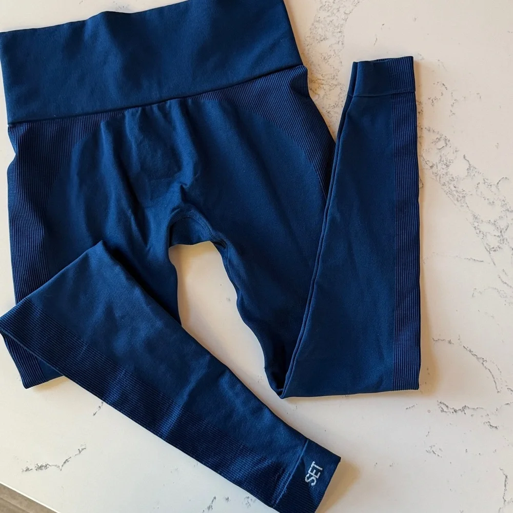 SET Active Navy Ribbed Seamless Leggings & Sports Bra Set - Picture 8 of 8